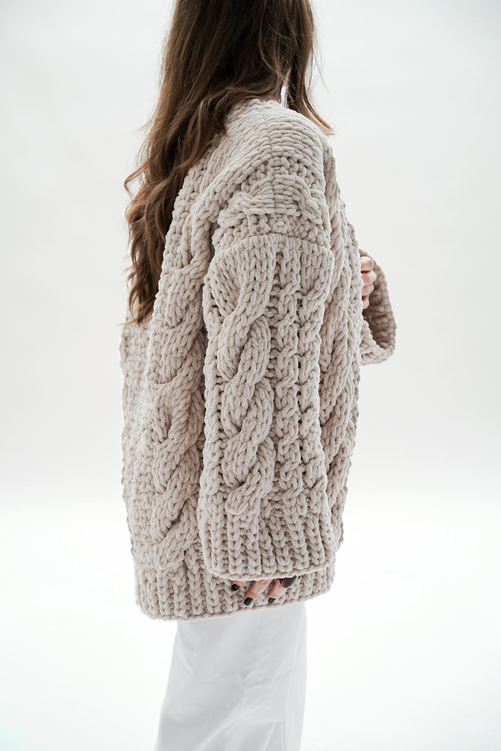 Ručně pletený svetr BRAIDS SLEEVE